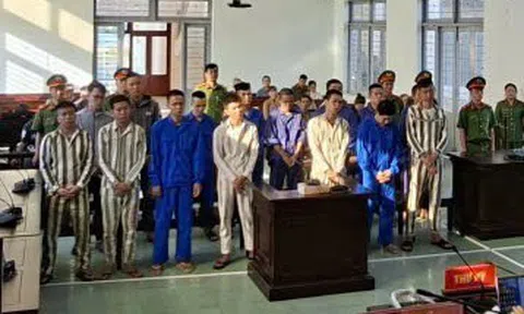 Lâm Đồng: Hỗn chiến giữa đêm trên cầu Dục Thanh, 15 bị cáo phải trả giá