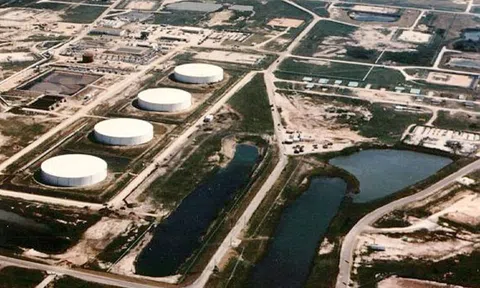 Tổng thống Donald Trump sẽ xuất 172 triệu thùng dầu từ Kho dự trữ dầu mỏ chiến lược