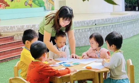 Giáo viên nữ có con nhỏ dưới 1 tuổi được giảm giờ dạy