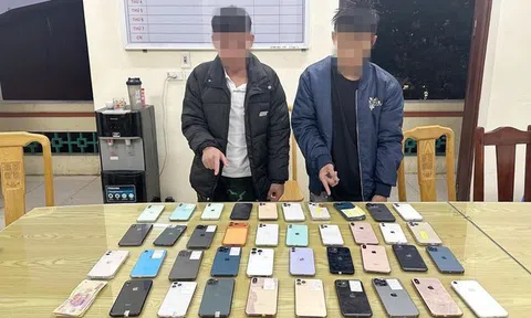 Bắt giữ khẩn cấp 2 đối tượng trộm cắp 39 điện thoại iPhone trị giá hơn 245 triệu đồng