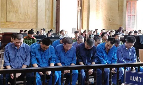 12 bảo vệ lãnh án vì tự ý thu tiền đường trong khu công nghệ cao