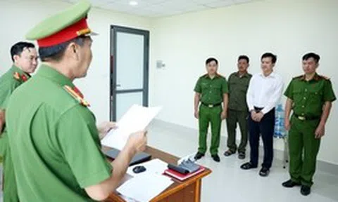 Bắt tạm giam đối tượng mua bán trái phép hóa đơn, chứng từ