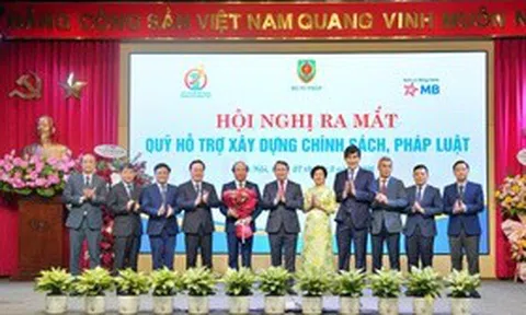 Ra mắt Quỹ hỗ trợ xây dựng chính sách, pháp luật