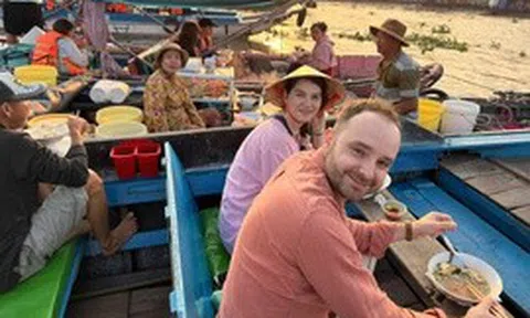 Làm gì để khơi thông 'mạch sống' du lịch đường sông Cần Thơ?