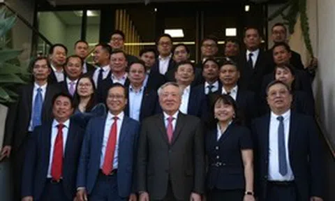 Phó Thủ tướng Thường trực Nguyễn Hòa Bình thăm Tổng Lãnh sự quán Việt Nam tại San Francisco