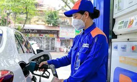 Bộ Tài chính đề xuất miễn thuế xăng, dầu, nhiên liệu bay đến 30/6/2026