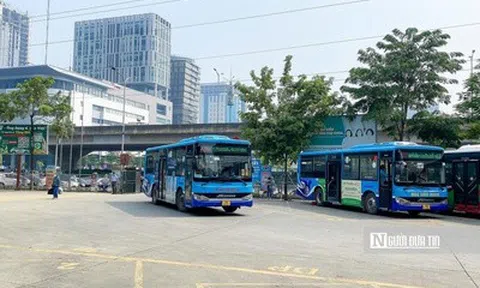 Hà Nội bác bỏ thông tin sẽ miễn phí xe buýt