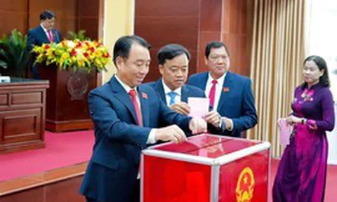 Chủ tịch HĐND, Chủ tịch UBND tỉnh Cà Mau tái đắc cử