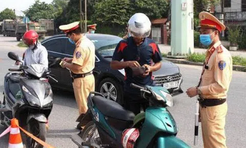 Những lỗi bị CSGT tạm giữ xe máy, không phải ai cũng biết