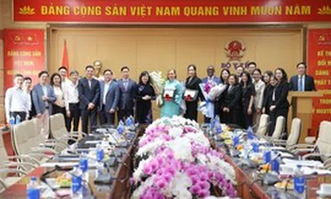 MSD nhận Bằng khen Bộ Y tế mừng kỷ niệm 30 năm hoạt động tại Việt Nam