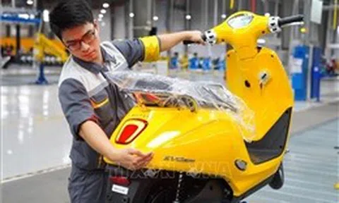 'Bùng nổ' thị trường xe máy điện