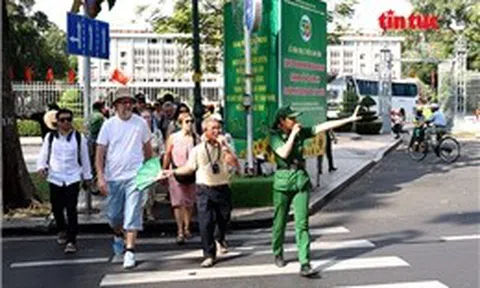 TP Hồ Chí Minh: Những 'đại sứ du lịch' áo xanh mang lại sự an tâm cho du khách