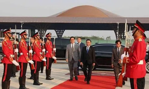 Thường trực Ban Bí thư về tới Hà Nội, kết thúc chuyến thăm Lào và Campuchia