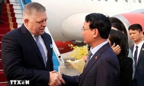 Thủ tướng Cộng hòa Slovakia Robert Fico bắt đầu thăm chính thức Việt Nam