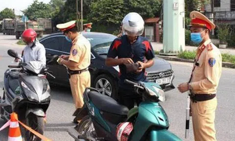 Những lỗi bị CSGT tạm giữ xe máy, không phải ai cũng biết