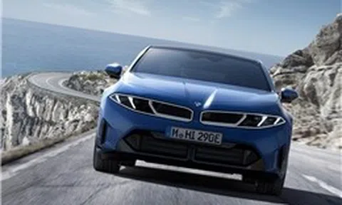 BMW tung mẫu xe mới, hâm nóng cuộc đua với Tesla