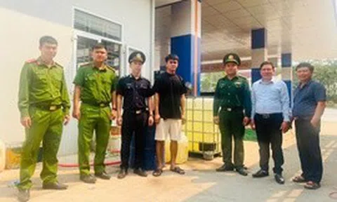 Liên tiếp phát hiện vận chuyển trái phép xăng dầu, vũ khí, ma túy