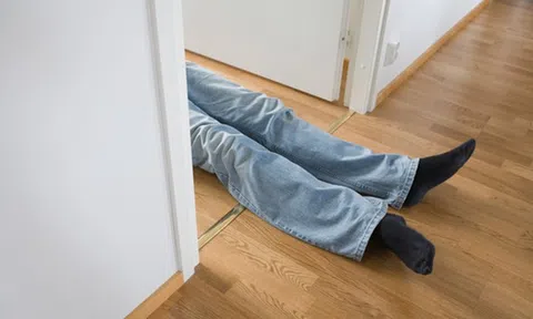 Người đàn ông 37 tuổi suýt chết sau khi ăn món nhiều người yêu thích, bác sĩ cảnh báo thói quen "chết người"