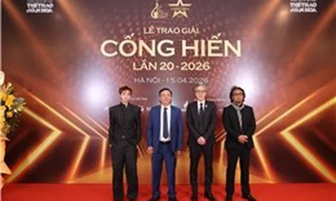 Chùm ảnh 'nóng bỏng' trên thảm đỏ 'Cống hiến'