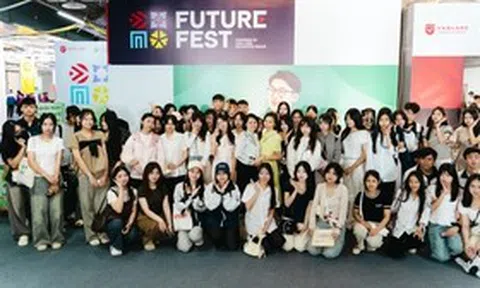 Hàng nghìn học sinh "chạm" tương lai nghề nghiệp trong kỷ nguyên AI