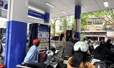 Thuế, Hải quan ‘hỏa tốc’ triển khai áp thuế xăng dầu về 0%