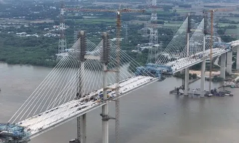 Sắp hợp long cầu dây văng tĩnh không cao nhất Việt Nam, gỡ "nút thắt" cao tốc Bến Lức - Long Thành