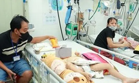 Tập huấn chẩn đoán và điều trị bệnh tay chân miệng, ứng phó với dịch gia tăng