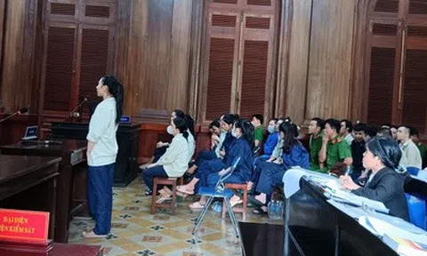 Hàng trăm người bị rút sạch tiền trong tài khoản thế nào?