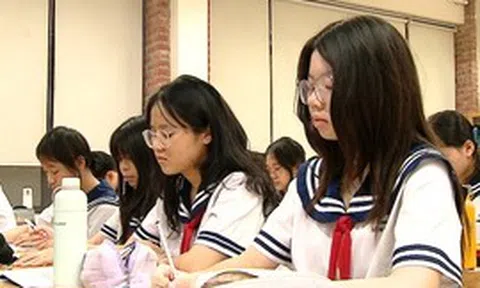 Khi nỗi lo trượt trường mong muốn không còn là chuyện của riêng đề thi