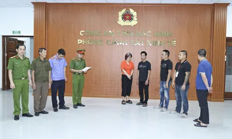 Khởi tố 32 bị can trong đường dây làm giả bệnh án cho người bị kết án tù