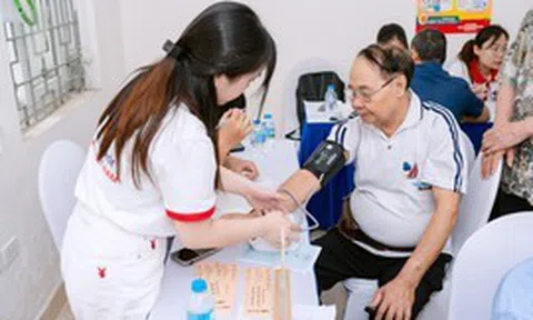 'Uống 3-4 loại thuốc vẫn tăng huyết áp': Chuyên gia cảnh báo nguyên nhân nguy hiểm phía sau