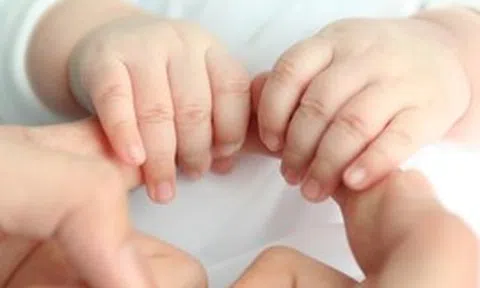 Chính phủ thông qua 3 chính sách của Luật Nuôi con nuôi (sửa đổi)