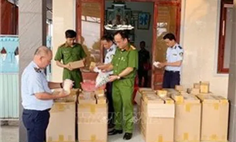 Kiểm tra cơ sở sản xuất kem trộn ‘3 không’ bán 500 đơn mỗi ngày