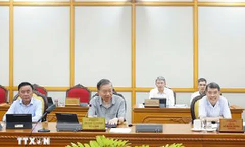 Bộ Chính trị cho ý kiến hoàn thiện thể chế vượt trội, tạo động lực mới để TPHCM phát triển nhanh, bền vững