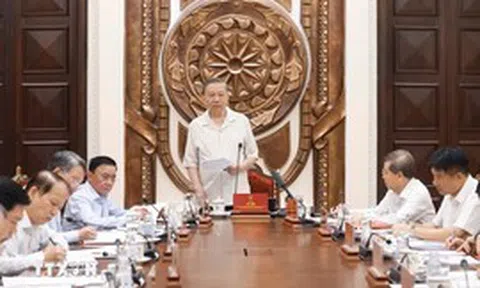 Hoàn thiện thể chế như một "chu trình sống"