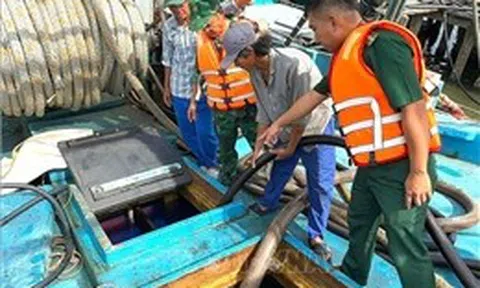 Xử lý tàu cá vận chuyển hơn 31.000 lít dầu không rõ nguồn gốc