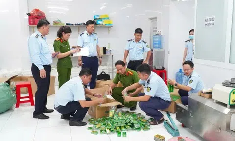 Triệt phá đường dây sản xuất hơn 27.000 chai dầu gió giả nhãn hiệu nổi tiếng