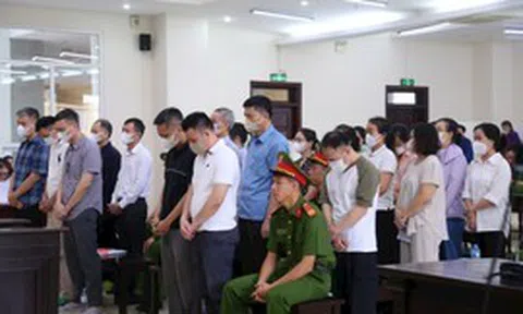 Xét xử phúc thẩm hai cựu Cục trưởng Cục An toàn thực phẩm và đồng phạm