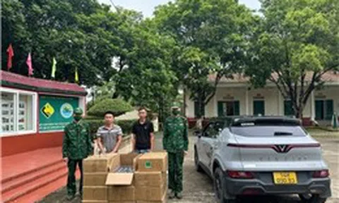 Phát hiện vụ vận chuyển số lượng lớn nước tẩy rửa ao đầm không rõ nguồn gốc