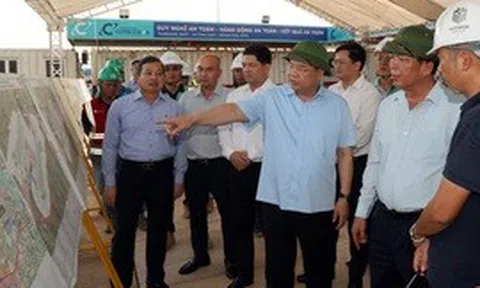 Phó Thủ tướng Thường trực Phạm Gia Túc kiểm tra tiến độ dự án sân bay Gia Bình, tuyến đường Vành đai 4 - Vùng Thủ đô