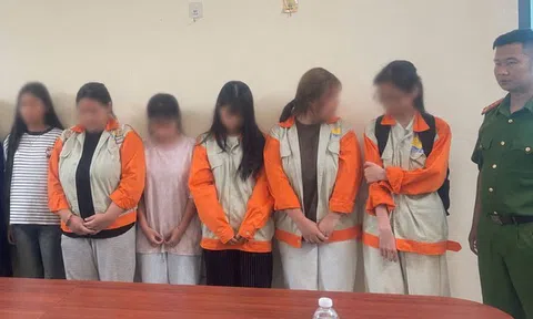 Vụ nữ sinh lớp 10 bị đánh hội đồng trong nhà vệ sinh: Hé lộ nguyên nhân