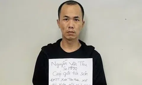 Bắt đối tượng nhờ đổi tiền rồi cướp giật tiền, vàng của cụ bà bán vé số 74 tuổi