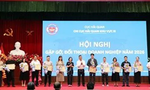 Hải quan khu vực III đối thoại hơn 300 doanh nghiệp, hiệp hội
