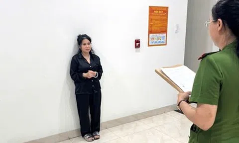 Thái độ "nhởn nhơ" của người phụ nữ hé lộ tội ác tày trời