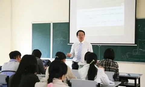 Mỗi viên chức chỉ được là giảng viên đồng cơ hữu của một cơ sở giáo dục