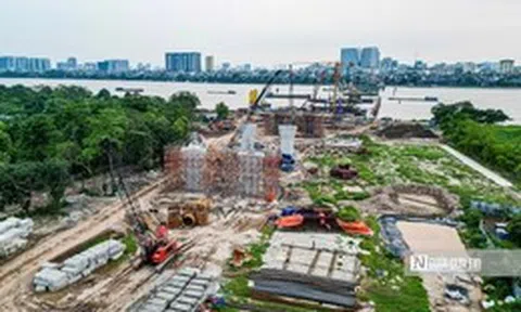 Hà Nội: Cận cảnh loạt trụ cầu vượt sông Hồng lộ diện