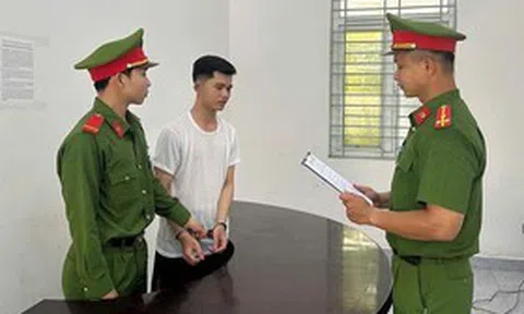 Bắt quản lý kiêm thu ngân chiếm đoạt gần 900 triệu đồng của quán ăn