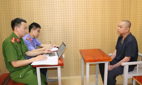 Bắt 2 đối tượng quay lén quá trình làm việc của CSGT để tống tiền