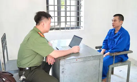 Triệt phá đường dây mua bán vũ khí quân dụng ngụy trang dưới dạng "súng thông bồn cầu"