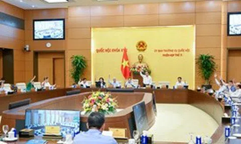 Ủy ban Thường vụ Quốc hội thông qua Nghị quyết sửa đổi một số điều của Nghị quyết về hoạt động tòa án